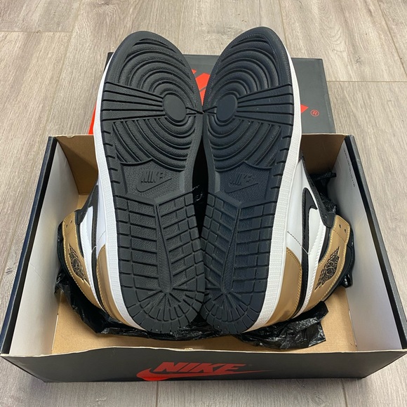 Jordan 1 “Gold Toe” - Picture 4 of 4